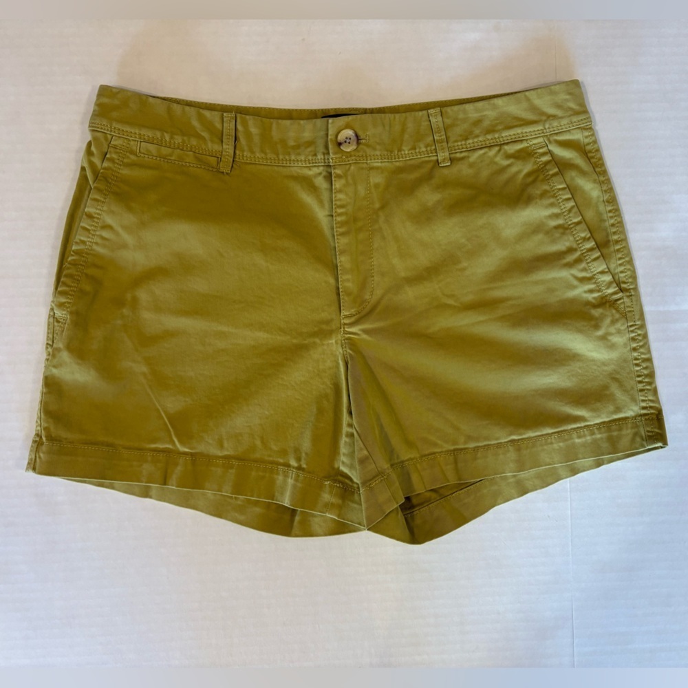 Banana Republic light green casual everyday cotton blend shorts size 8